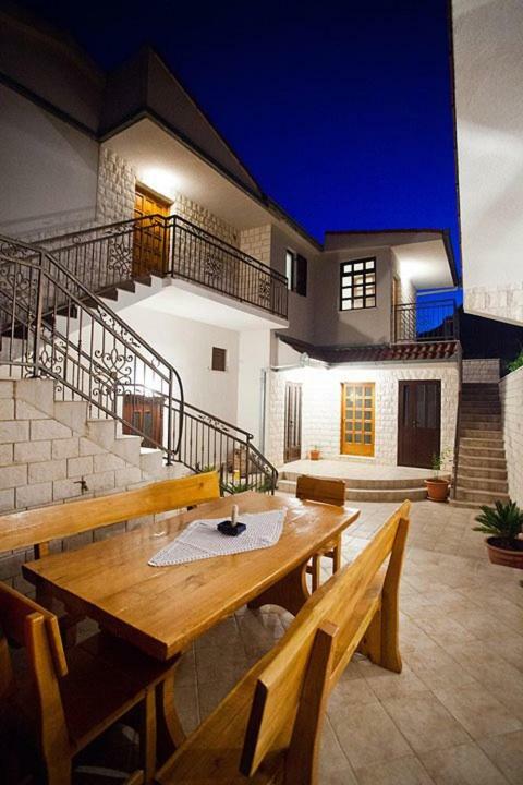 The Ana Apartments Komiza Ngoại thất bức ảnh