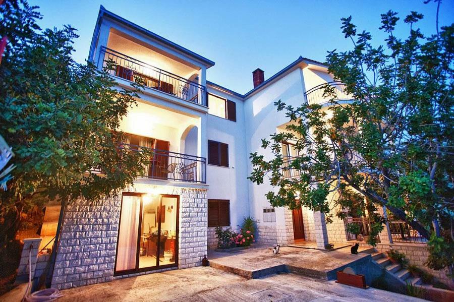 The Ana Apartments Komiza Ngoại thất bức ảnh